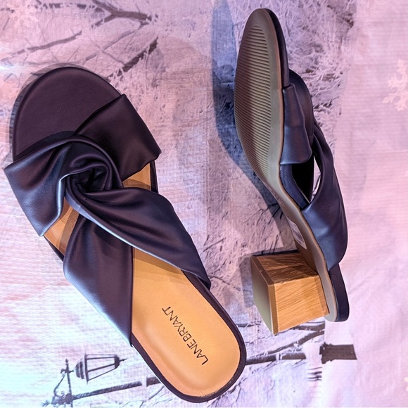 NWT!! Size 9W Lane Bryant Navy Satin Mules - Picture 13 of 13